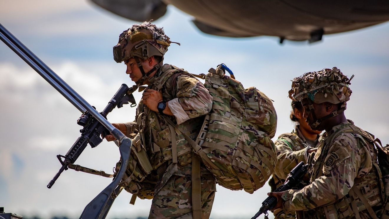 Preşedintele SUA a ordonat încetarea demersurilor diplomatice pentru încheierea unui acord cu Venezuela / Trump ia în considerare operațiuni terestre ale armatei americane în această țară