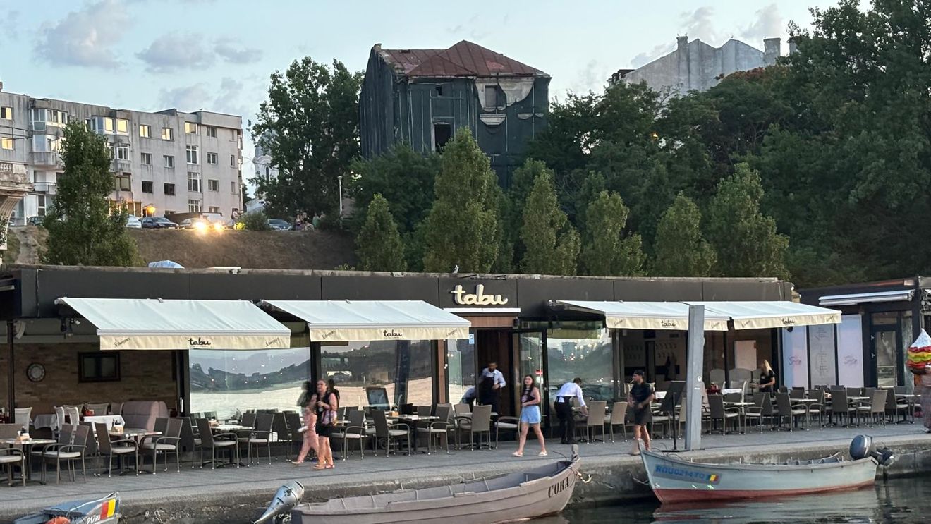 Pană de curent în portul Tomis din Constanța în plin sezon estival, terasele nu pot prelua comenzile