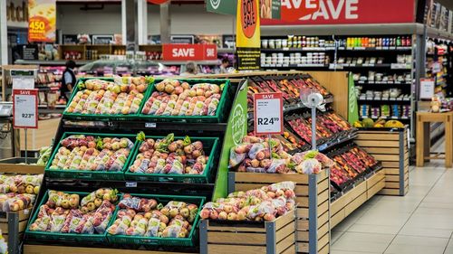 ANALIZĂ Retailerii mizează și în 2022 pe casele self scan, pentru a evita cozile lungi. Câte case fără casier vor marile magazine să deschidă în acest an