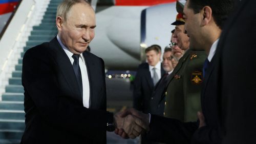 Bulgaria i-ar putea permite lui Putin să traverseze țara cu avionul, în drum spre Budapesta / Ministru: ”O întâlnire de acest gen să fie facilitată într-un mod realizabil” / Spaţiul aerian bulgar a fost închis avioanelor ruseşti din februarie 2022