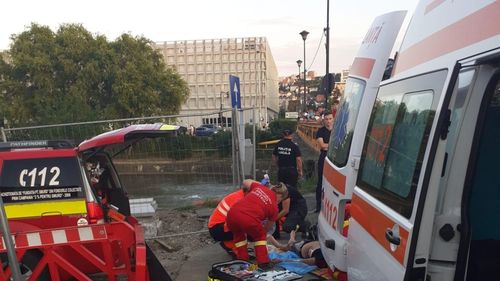 Cluj: Bărbat în vârstă de 70 de ani, luat de apele Someșului, a fost salvat de pompieri