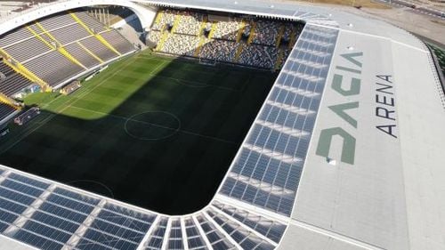 Stadionul echipei Udinese va avea 2.400 de panouri solare pe acoperiş / Dacia Arena și-a schimbat numele în Bluenergy Stadium