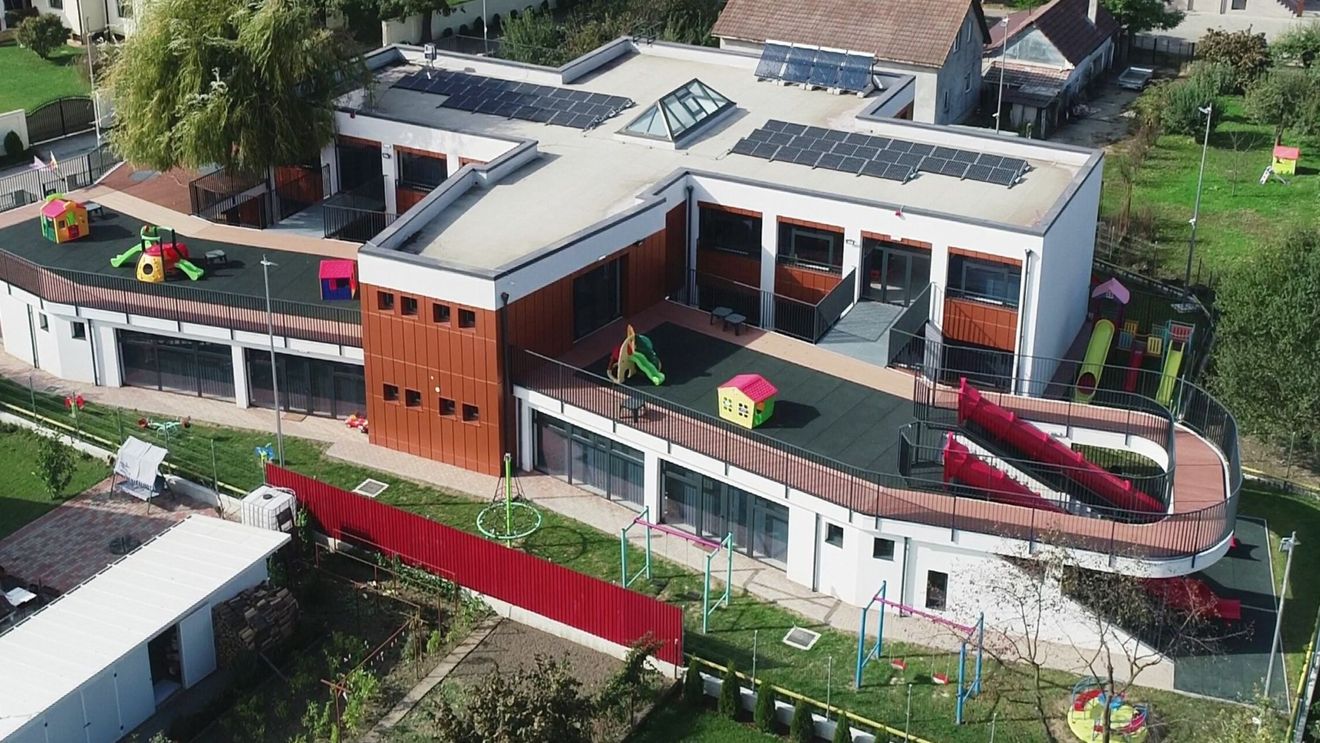 ANALIZĂ: Infrastructura de educație din Regiunea Nord-Vest, reconstruită cu sute de proiecte din fonduri europene, atrase în 20 de ani / Județele Bihor, Bistriţa-Năsăud, Cluj, Maramureş, Satu Mare şi Sălaj au beneficiat de sume record