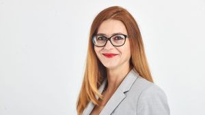Senatul a respins, la reexaminare, legea prin care jurnaliștii erau scutiți de plata impozitului pe venit. Presadă (USR): Această scutire este un măr otrăvit oferit presei. Presa trebuie să rămână independentă, ferită de orice influență politică