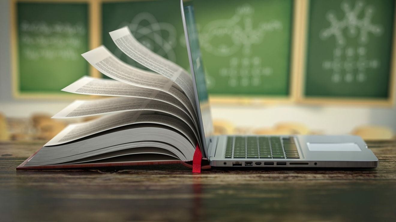 Fonduri PNRR pentru Digitalizare în Educație: Un liceu din Suceava, respins, inițial, de la finanțare cu 48 de puncte din cele minimum 70 cerute, a obținut bani după ce, la contestații, a primit 23 de puncte în plus. Directoarea liceului este membru PNL