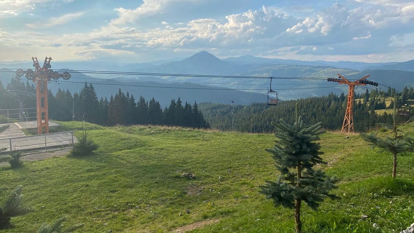 Salvamont Vatra Dornei: Acţiunea de evacuare a turiştilor blocaţi în telescaun decurge foarte bine / Toată lumea este în regulă