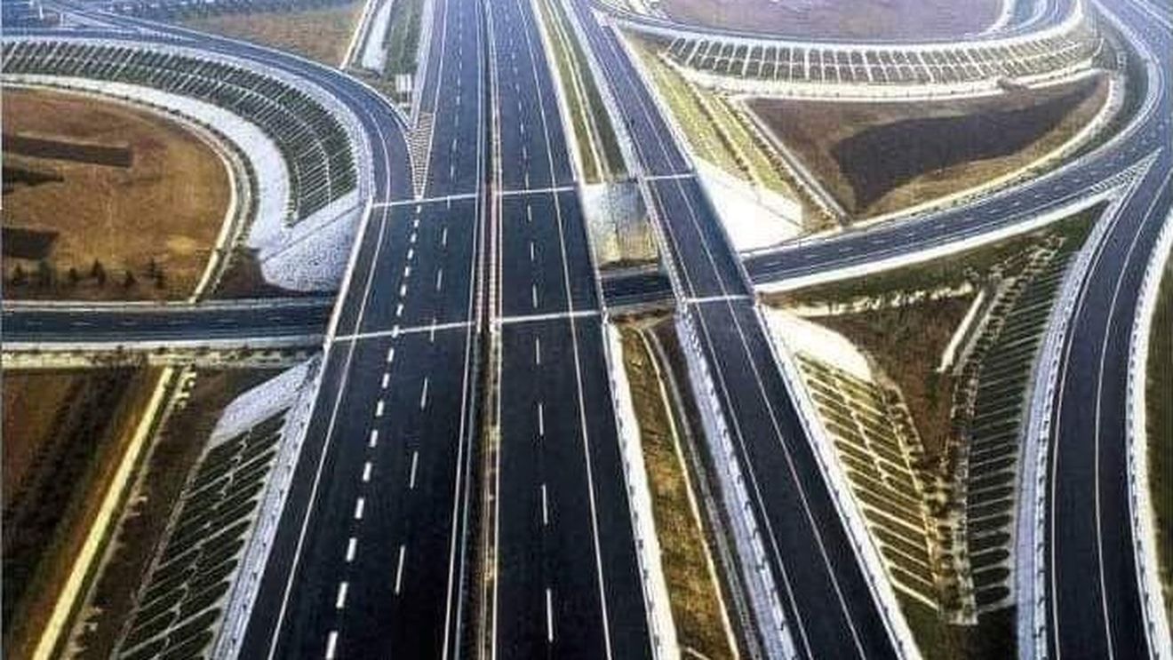 Compania Naţională de Investiţii Rutiere a lansat licitaţia pentru construirea drumului expres Bacău-Piatra Neamţ. Drumul are o lungime de 51 kilometri, contractul depăşeşte 6 miliarde lei