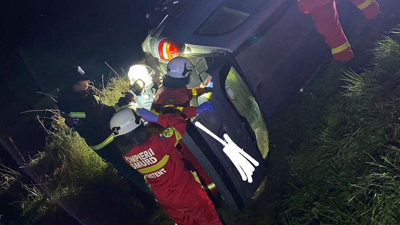 Accident grav pe DN7, la Vințu de Jos, Alba: o persoana decedată, alta încarcerată inconștientă și încă un rănit conștient