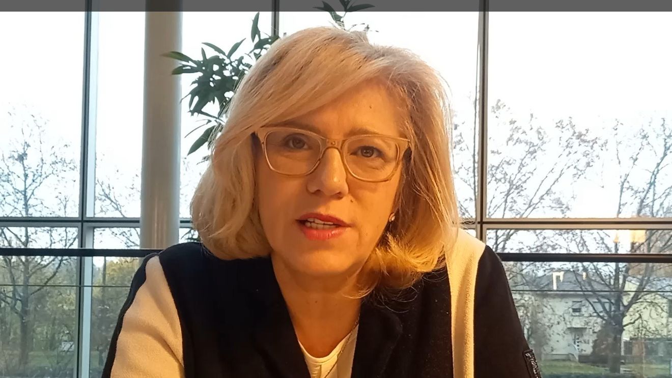 VIDEO INTERVIU Corina Crețu: „Alte țări au înțeles că vremurile sunt complicate, atrag mai multe fonduri/ Sunt discuții ca la finalul anului 2026 să nu se mai facă nicio excepție și banii din PNRR necheltuiți să meargă la fondul pentru reconstrucția Ucrainei”