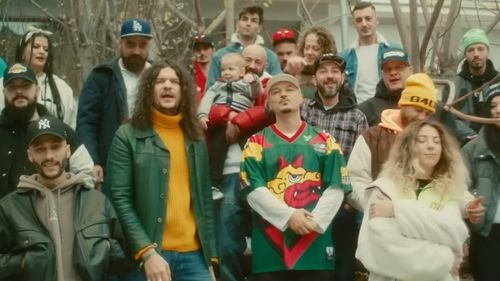 Piesa „Stele Căzătoare”, lansată de Tudor Chirilă și Puya, a ajuns pe locul 5 în lista tendințelor muzicale pe Youtube. Tu te regăseșți în versurile lor?