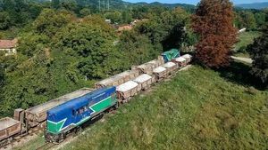 Un investitor privat ar fi interesat de achiziţionarea şi utilizarea în scop turistic a mocăniţei de pe Valea Bistriţei