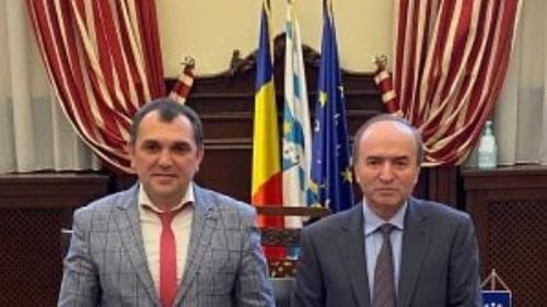 Încă un politician dintr-un partid anti-românesc din Republica Moldova e validat de un baron local din România. Consiliul Județean Iași a semnat un protocol de colaborare cu un reprezentant al Partidului Șor