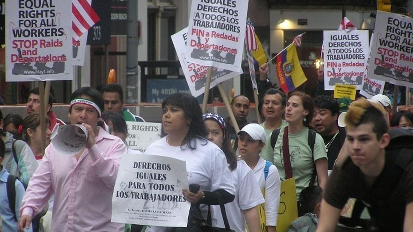 Alegerile din SUA, transformate de Trump într-un referendum despre imigrația ilegală. De ce strategia lui funcționează