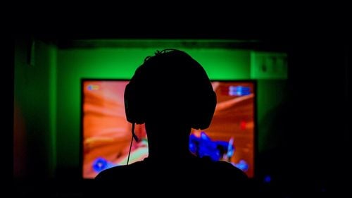 Rețea traficanți de jocuri video retro false, în valoare de 50 de milioane de euro, destructurată în Italia