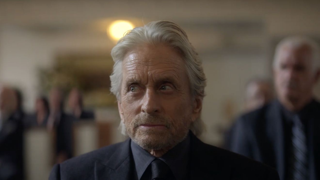 Michael Douglas spune că „nu a fost ușor” să-l concedieze pe tatăl său, Kirk Douglas, din filmul „Zbor deasupra unui cuib de cuci” / Jack Nicholson a preluat în cele din urmă rolul principal și a câștigat un Oscar