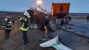 VIDEO UPDATE Șapte persoane au murit în urma unui grav accident în Iași/ Au fost implicate o Ambulanță, un camion și o autoutilitară/ În Ambulanță se afla o femeie însărcinată care nu a suferit leziuni, Planul Roșu activat