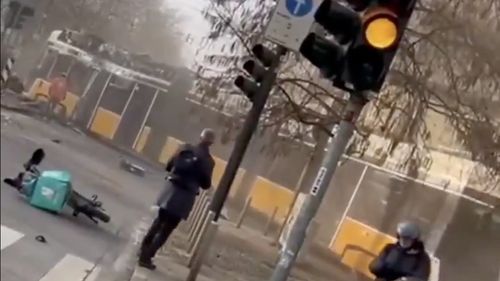 BREAKING Un tramvai a deraiat la Milano și s-a izbit de o clădire, un mort, mai multe persoane grav rănite