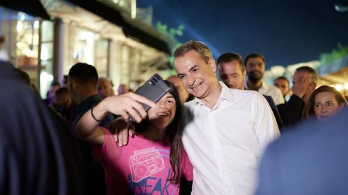 Premierul Kyriakos Mitsotakis a declarat că victoria sa "asupra populismului în Grecia" servește drept lecție "pentru alte democrații liberale"