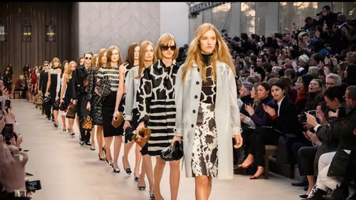 40 de ani de London Fashion Week: Cum a început totul? / Alexander McQueen, Stella McCarteny sau Vivienne Westwood s-au lansat pe podimurile LFW