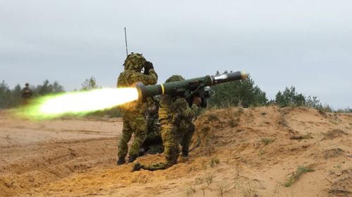 SUA au dat undă verde statelor baltice să trimită armament american în Ucraina