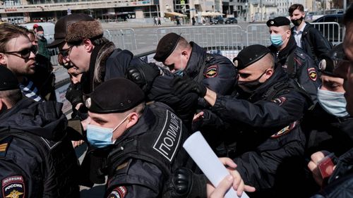 Serviciul Federal de Securitate rus a arestat 39 de susţinători de "organizaţii teroriste ucrainene", printre care și adolescenţi