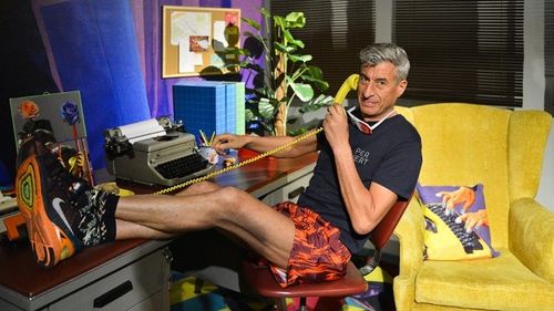 Cine este Maurizio Cattelan, artistul care a vândut cu 120.000 de dolari o banană lipită cu bandă adezivă pe un perete, autorul unor lucrări neobișnuite
