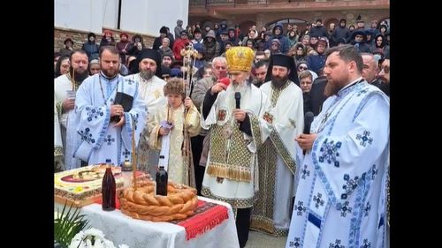 Arhiepiscopia Tomisului susține că a fost atacată cibernetic pe Facebook de un cont numit US Media, dar a continuat să facă live-uri cu slujbele