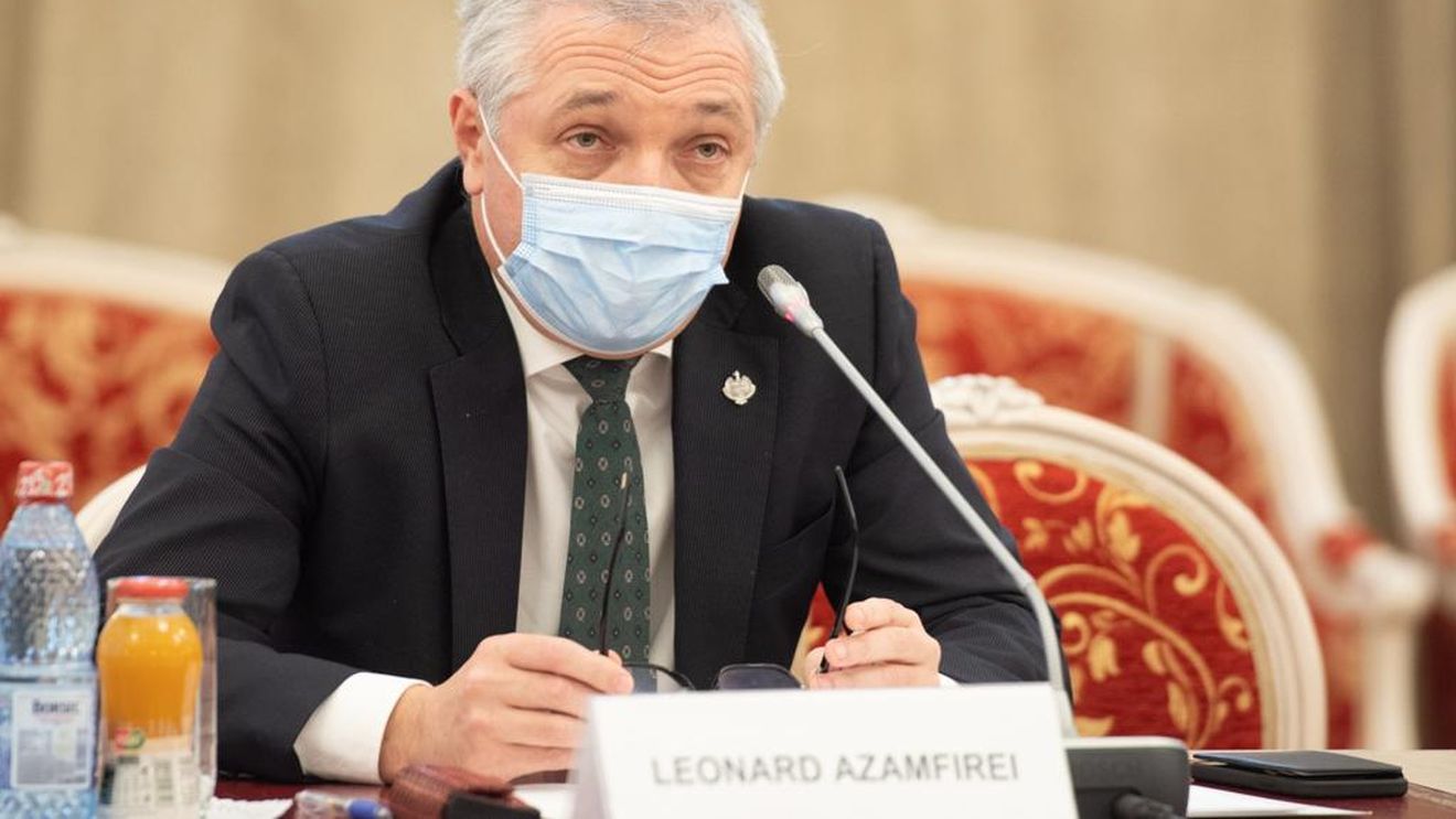 Leonard Azamfirei, rectorul UMF Târgu Mureș: Care ar fi tinerii care ar pleca afară și ar fi beneficiarii de credite din România? Măsura ar accentua un exod care deja este absolut dramatic / Eu zic să ne mai gândim