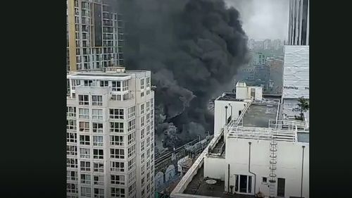 VIDEO Explozie și incendiu puternic lângă o stație de metrou din Londra. Poliția anunță că incidentul nu ”pare” a fi un atentat terorist