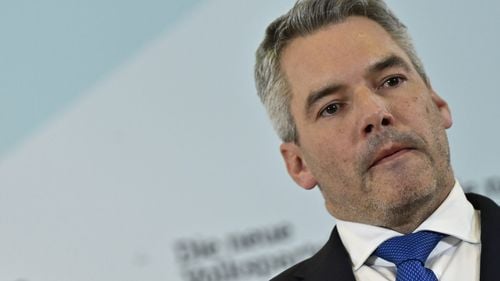 Cancelarul Karl Nehammer anunță că Austria își menține veto-ul împotriva extinderii Spațiului Schengen, atât timp cât acesta ”nu funcționează”: ”Gardul de frontieră al Greciei poate servi ca model”