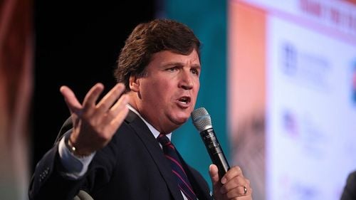 Tucker Carlson a fost criticat pentru că a răspândit teoria conspirației conform căreia COVID a fost creat pentru a cruța evreii / Fostul prezentator Fox News, acuzat de antisemitism