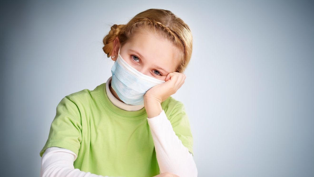 România, la un pas de epidemie de gripă. Cum îi protejăm pe copii de răspândirea virusului și cum faci diferența între gripă și răceală