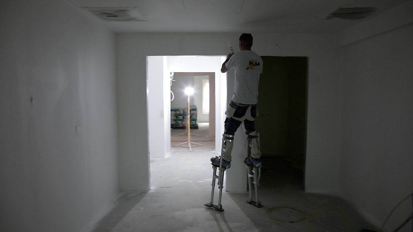 Studiu: Trei sferturi dintre români au în plan să-și renoveze locuințele în următoarele 12 luni/ 59% apelează la familie şi prieteni pentru ajutor