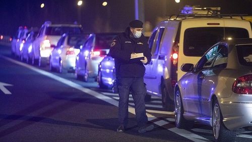 26 de polițiști de frontieră de la punctul Calafat, reținuți pentru corupție/ Sunt acuzați de luare de mită și abuz în serviciu