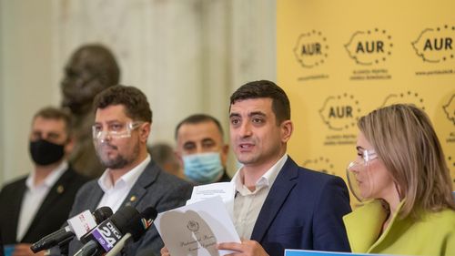 Institutul ”Elie Wiesel”, după ce AUR a catalogat Holocaustul drept ”o temă minoră”: A nega Holocaustul din spatele imunității parlamentare nu face decât să întrețină ura antisemită, neagă democrația