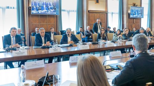 Evaluarea stadiului reformelor și investiţiilor prin PNRR, analizate de reprezentanți ai Comisiei Europene / Marcel Boloş: Toate documentele privind îndeplinirea jaloanelor şi ţintelor aferente, precum şi completările solicitate de Comisia Europeană în procesul de validare, au fost transmise la termen