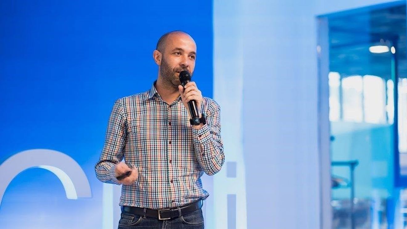 Sabin Sărmaș, eliberat la cerere din funcția de președinte al Autorităţii pentru Digitalizarea României / Sărmaș a optat pentru funcția de deputat