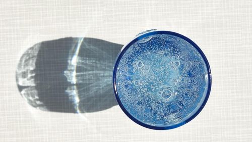 Guvernul crește prețul apei minerale la sursă / E ajustat cu rata inflaţiei / ”Nu ar trebui sa implice o creştere a preţului la raft”