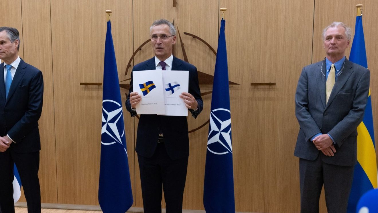 BREAKING Finlanda și Suedia și-au depus formal cererile de aderare la NATO. Stoltenberg: "Este un moment istoric, într-un moment critic pentru securitatea noastră" / "Sperăm să încheiem rapid" procesul