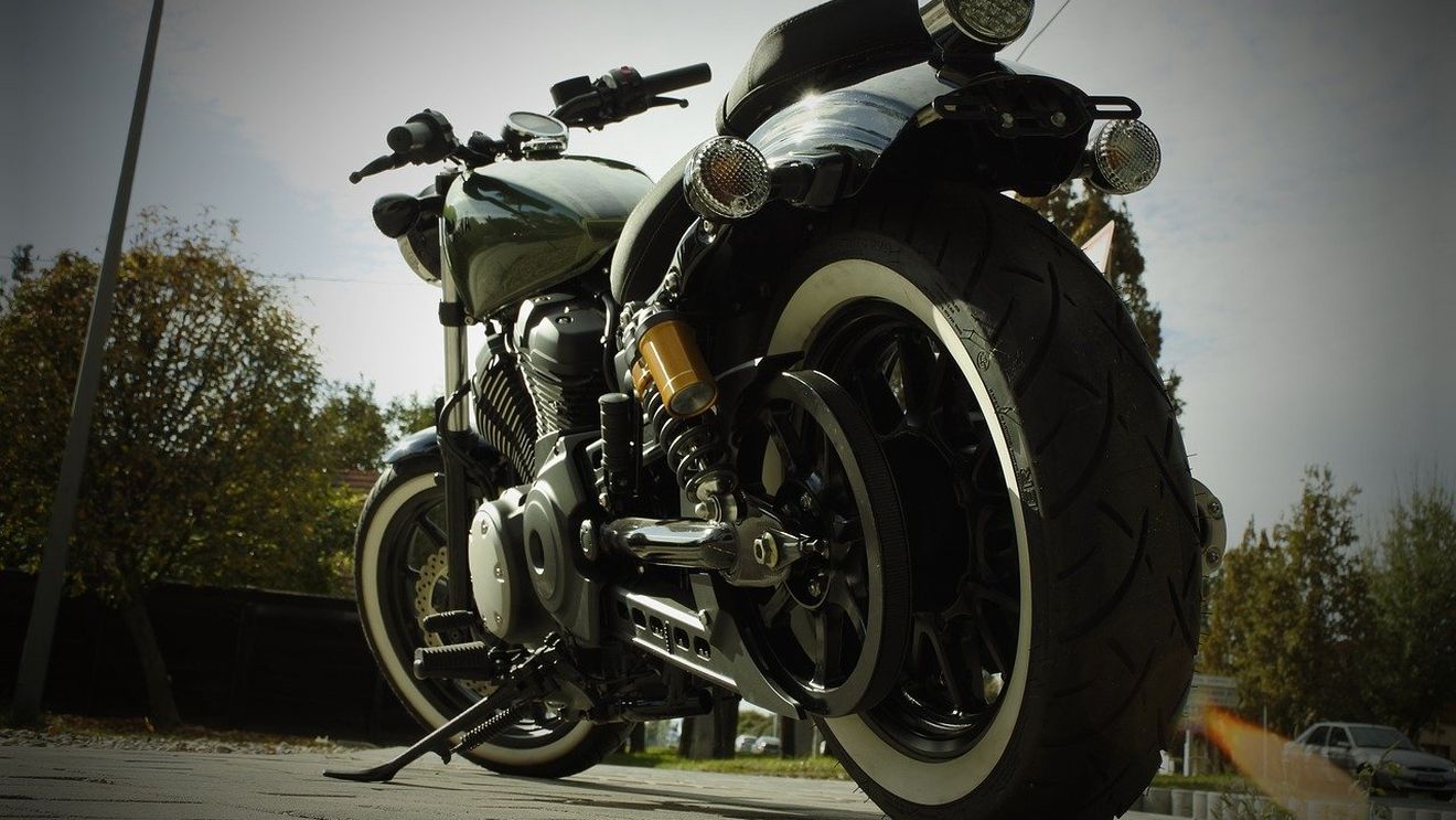 Circulația a fost blocată pe DN 41, în județul Giurgiu, după ce un motociclist a fost lovit de o mașină și a murit
