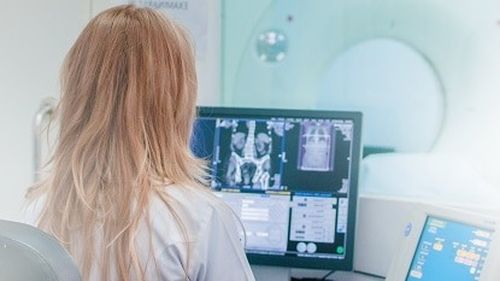 "Aberație: un anestezist de la Spitalul Fundeni să fie plătit cam cu 50% mai puţin decât un coleg cu gradaţie similară dintr-un orășel" - medic bucureştean despre inechităţile legii salarizării