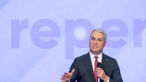 Dragoș Pîslaru (REPER) anunță protest în Piața Victoriei, miercuri seara: „Știți coregrafia din 2017, nu?”