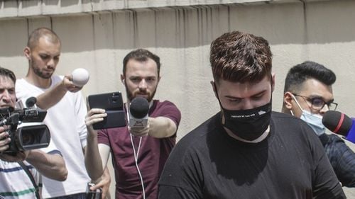 Vloggerul Alexandru Bălan, zis ”Colo”, nu mai are voie să posteze clipuri video pe Facebook, Youtube, Tik Tok și Instagram timp de două luni