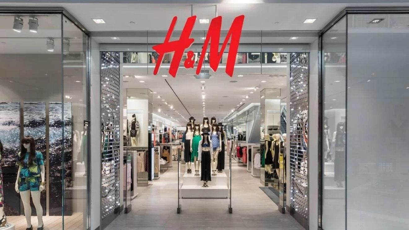 H&M intenţionează să vândă haine la mâna a doua în magazinul său emblematic din Londra