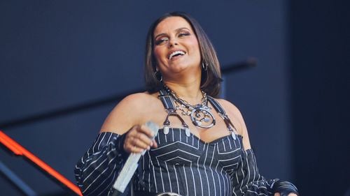 Cântăreaţa Nelly Furtado a anunţat că îşi va întrerupe activitatea artistică „pe o perioadă nedeterminată”