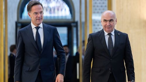 Întâlnire Bolojan-Rutte: „Secretarul general a reasigurat că apărarea colectivă conform articolului 5 al NATO, alături de prezenţa trupelor aliate, iniţiativele de întărire a Flancului estic contribuie la protejarea României”