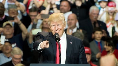 Trump lansează un ceas de 100.000 de dolari pentru a-şi finanţa campania