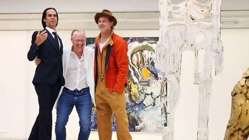 Brad Pitt a debutat ca sculptor în cadrul unei expoziţii organizate în Finlanda: Pentru mine este vorba despre auto-reflecţie. Este vorba despre unde am greşit în relaţiile mele, unde sunt complice