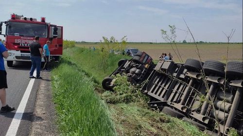 Un cetățean din Ungaria a murit în județul Arad după ce s-a răsturnat cu TIR-ul pe care îl conducea
