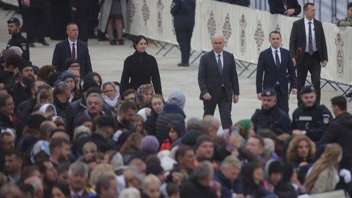 Primarul din Alba Iulia, reacţie după ce Ilie Bolojan a fost huiduit: Organizatorii nu vor mai primi de Ziua Naţională aprobare să facă manifestări / E păcat de atâta lume frumoasă ca să auzim un cor de huiduieli